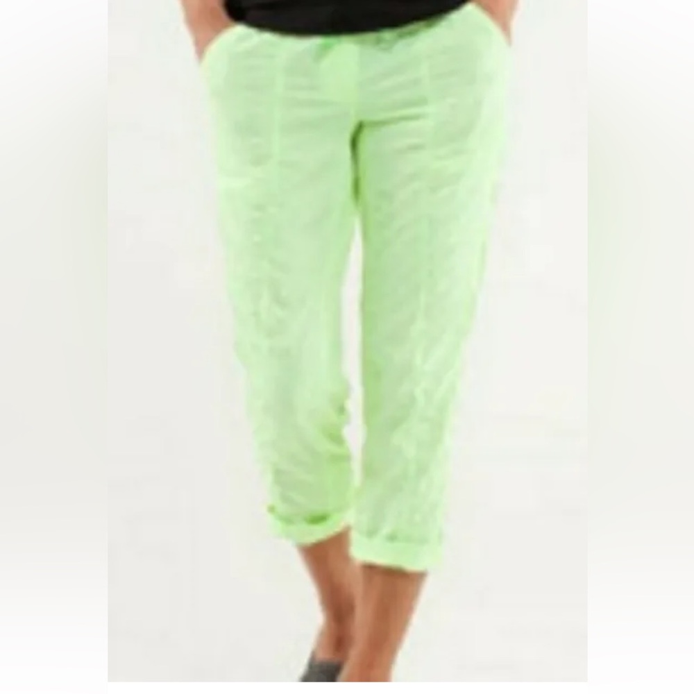 NWOT Lululemon Street To Studio Crop
Faded Zap 26”